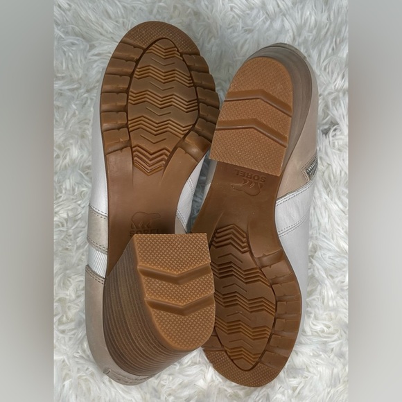 Sorel | Nadia Peep Toe Ankle Booties - Picture 10 of 11